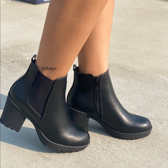 Slip on chunky heel ankle bootie - Picture 4 of 9